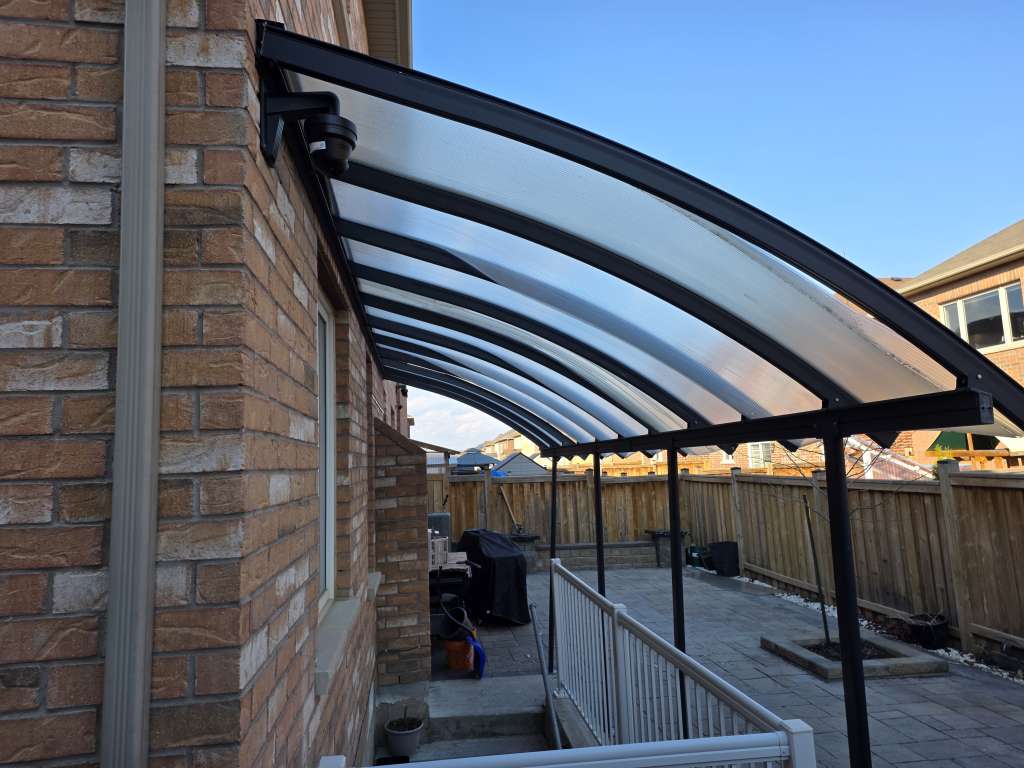 Warping polycarbonate roof panel
